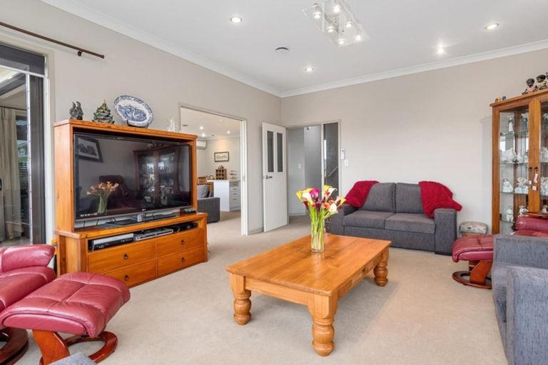 Photo of property in 2 Crater Close, Pyes Pa, Tauranga, 3112