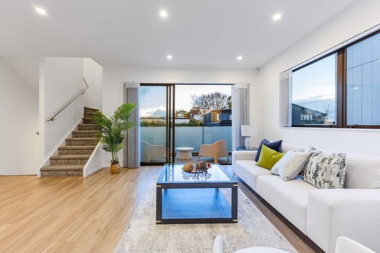 Photo of property in 4/258 Lake Road, Hauraki, Auckland, 0622