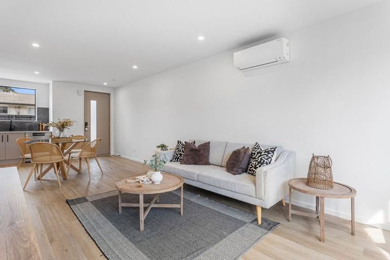 Photo of property in 8/29 Main Road South, Sockburn, Christchurch, 8042