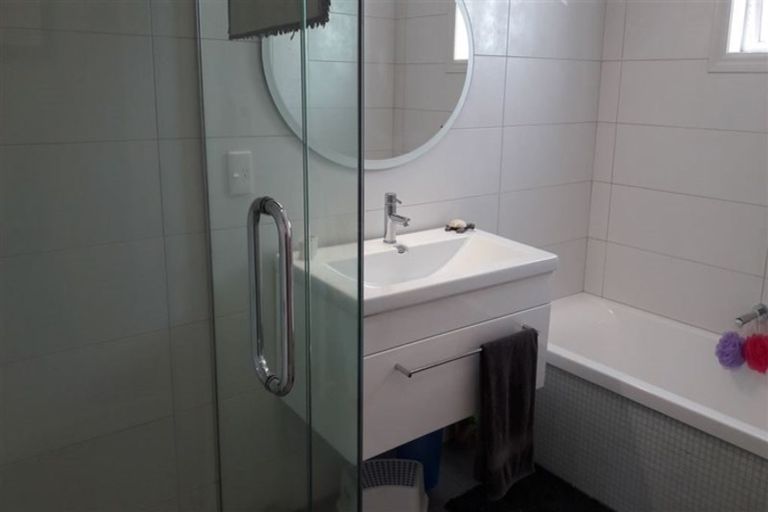 Photo of property in 123 Holly Road, St Albans, Christchurch, 8014