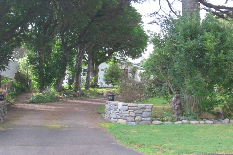 Photo of property in 19 Horopito Road, Waikanae, 5036