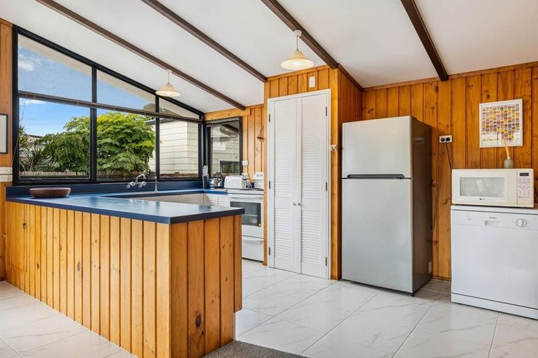 Photo of property in 74 Ladies Mile, Manly, Whangaparaoa, 0930