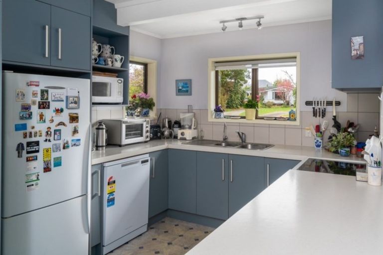 Photo of property in 1/7 Kathleen Place, Rainbow Point, Taupo, 3330