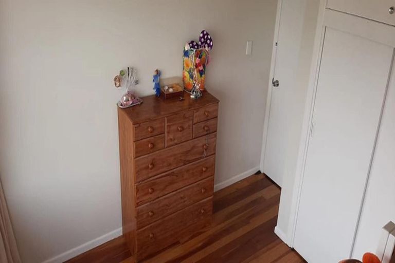 Photo of property in 16 Carole Crescent, Pakuranga, Auckland, 2010