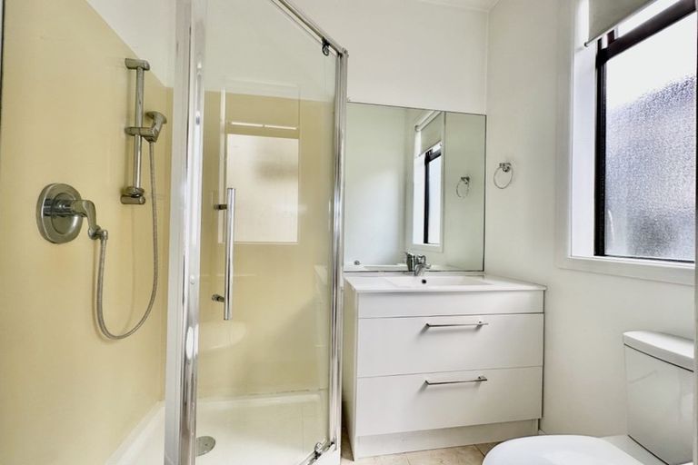 Photo of property in 10 Nicholson Avenue, Papatoetoe, Auckland, 2025