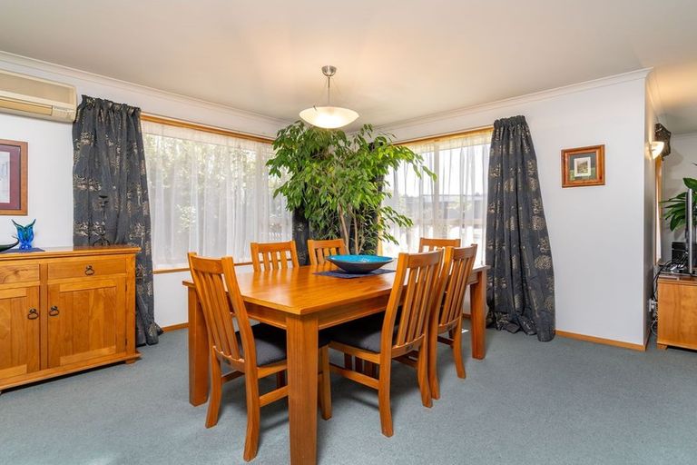 Photo of property in 2 Sunninghurst Drive, Fairfield, Dunedin, 9018
