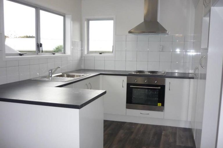 Photo of property in 4 Aden Place, Clendon Park, Auckland, 2103