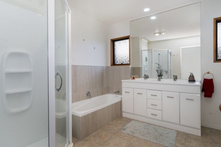 Photo of property in 4 Ashwood Grove, Omokoroa, 3114