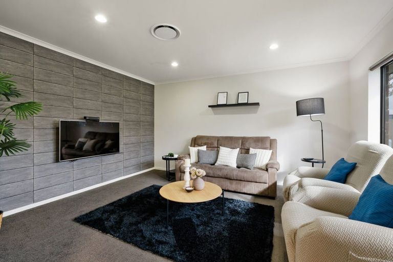 Photo of property in 24 Sirius Crescent, Rototuna North, Hamilton, 3210