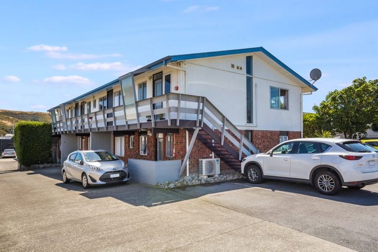Photo of property in 6/35 Mana Esplanade, Paremata, Porirua, 5026