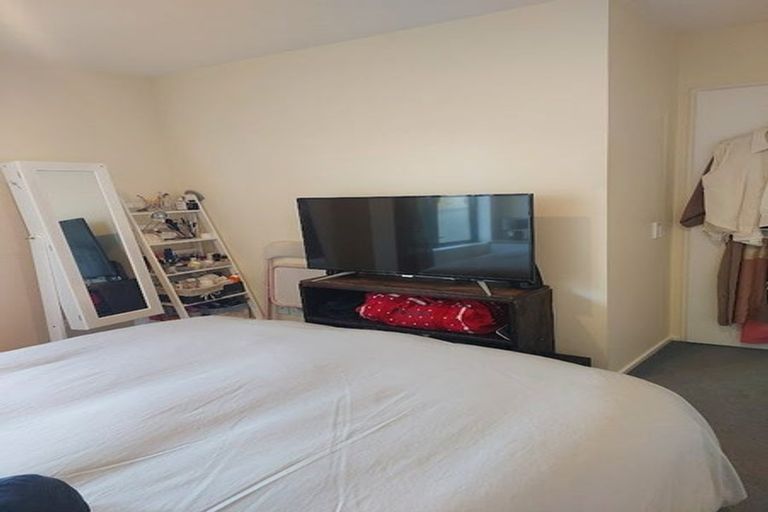 Photo of property in Courtenay Apartments, 501/120 Courtenay Place, Te Aro, Wellington, 6011