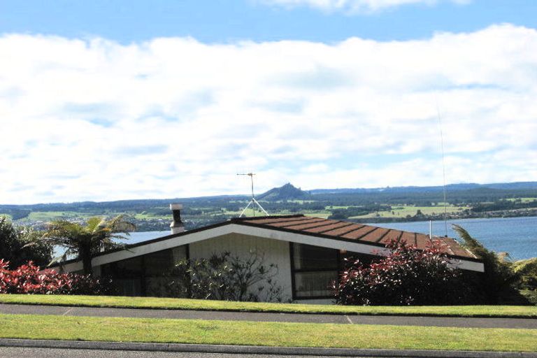 Photo of property in 95 Wakeman Road, Acacia Bay, Taupo, 3330