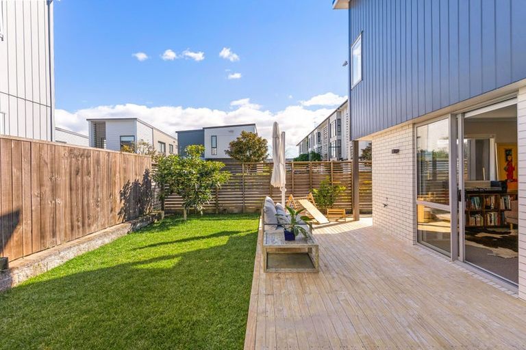 Photo of property in 91 Glidepath Road, Hobsonville, Auckland, 0616