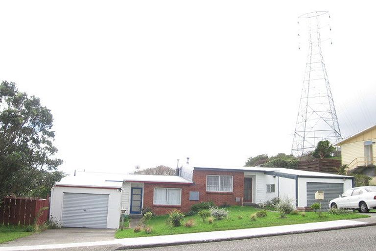 Photo of property in 57b Horokiwi Road West, Newlands, Wellington, 6037