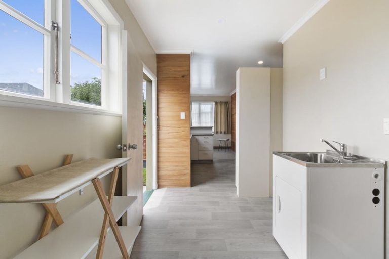 Photo of property in 73 Queenwood Road, Levin, 5510