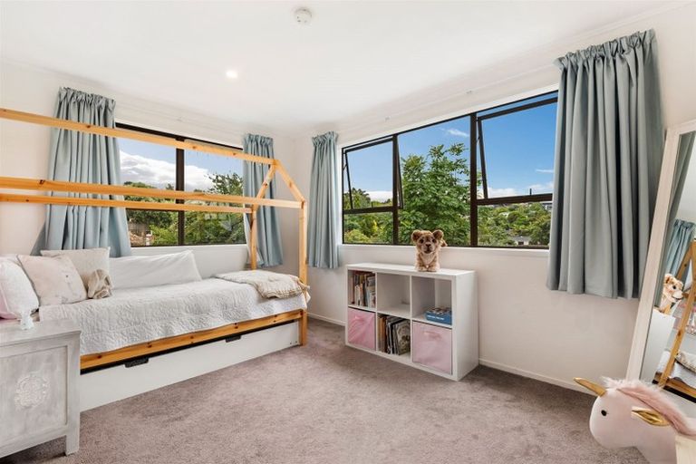 Photo of property in 124 Weatherly Road, Torbay, Auckland, 0630