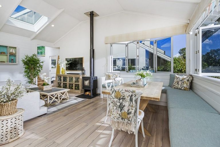 Photo of property in 103 The Esplanade, Manly, Whangaparaoa, 0930