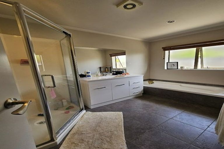 Photo of property in 51 Gandalf Crescent, Paraparaumu, 5032