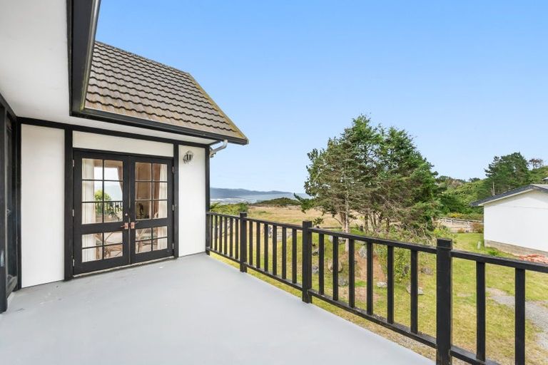 Photo of property in 117 Sweetacres Drive, Belmont, Lower Hutt, 5010