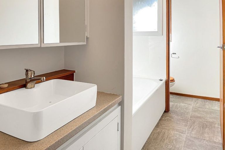 Photo of property in 1/702 Grays Road, Mahora, Hastings, 4120