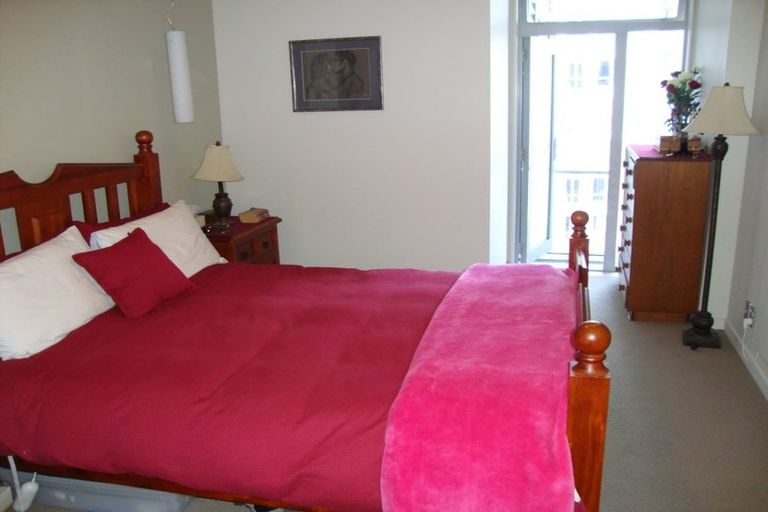 Photo of property in Montreaux Apartments, 5j/164 The Terrace, Wellington Central, Wellington, 6011