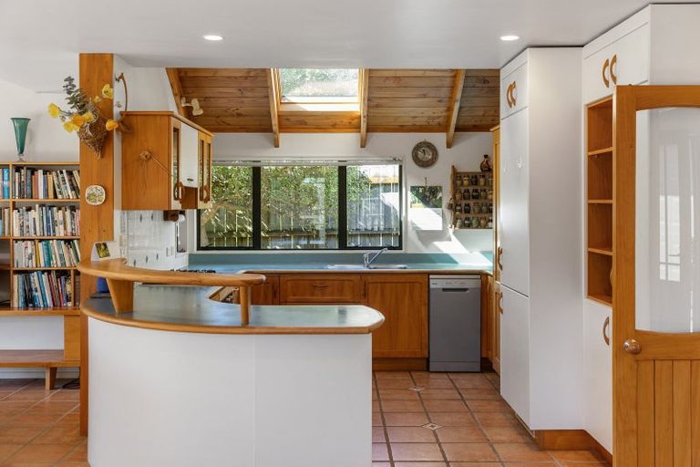Photo of property in 40a St Michaels Avenue, Point Chevalier, Auckland, 1022