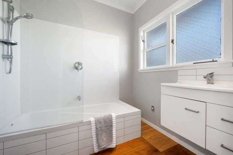 Photo of property in 18 Duncan Road, St Andrews, Hamilton, 3200