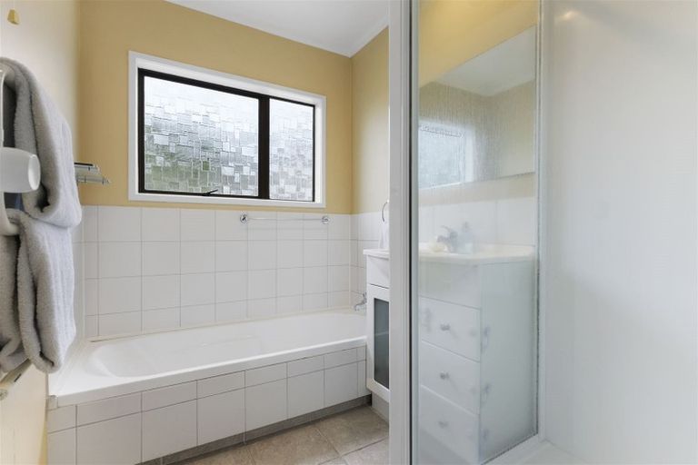 Photo of property in 4/15 Roseberry Avenue, Birkenhead, Auckland, 0626