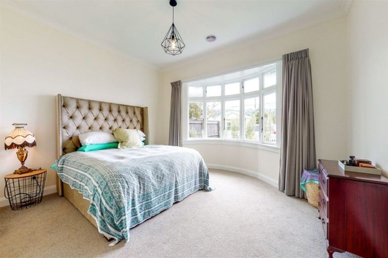 Photo of property in 22 Central Terrace, Alicetown, Lower Hutt, 5010