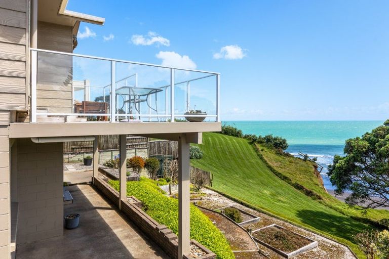 Photo of property in 24 Motukari Place, Onaero, Urenui, 4383