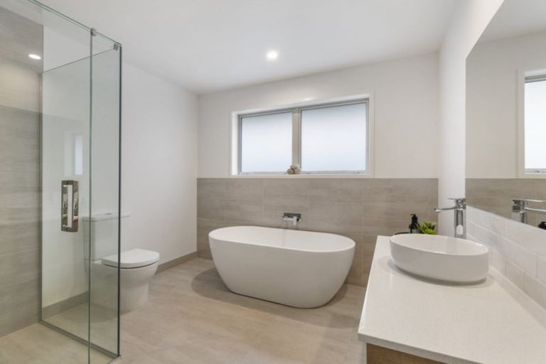 Photo of property in 5 Hanlow Place, Pyes Pa, Tauranga, 3112