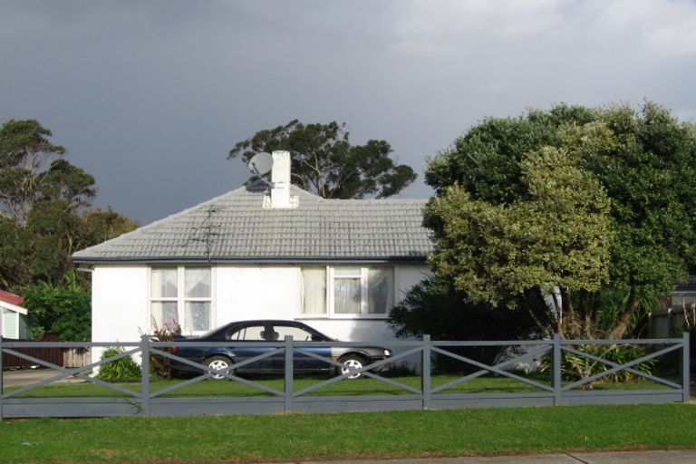 Photo of property in 9 Middlemore Crescent, Papatoetoe, Auckland, 2025