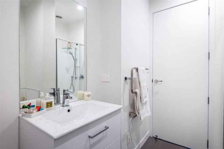 Photo of property in 6/50 Ocean View Road, Northcote, Auckland, 0627