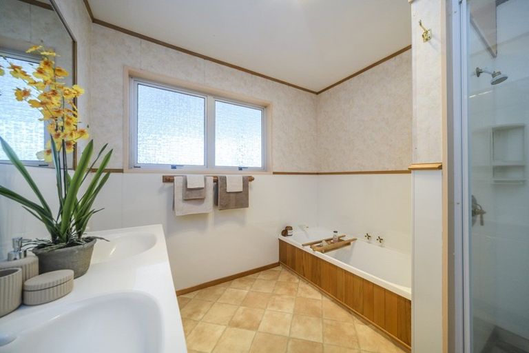 Photo of property in 7 Dunk Place, Milson, Palmerston North, 4414