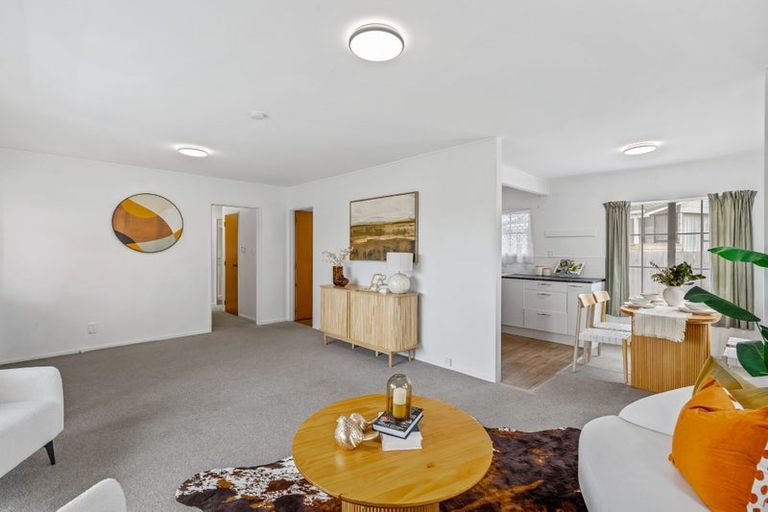 Photo of property in 96a Sturges Road, Henderson, Auckland, 0612