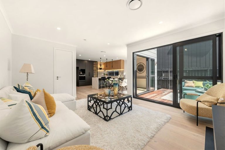 Photo of property in 42c Gordon Avenue, Milford, Auckland, 0620