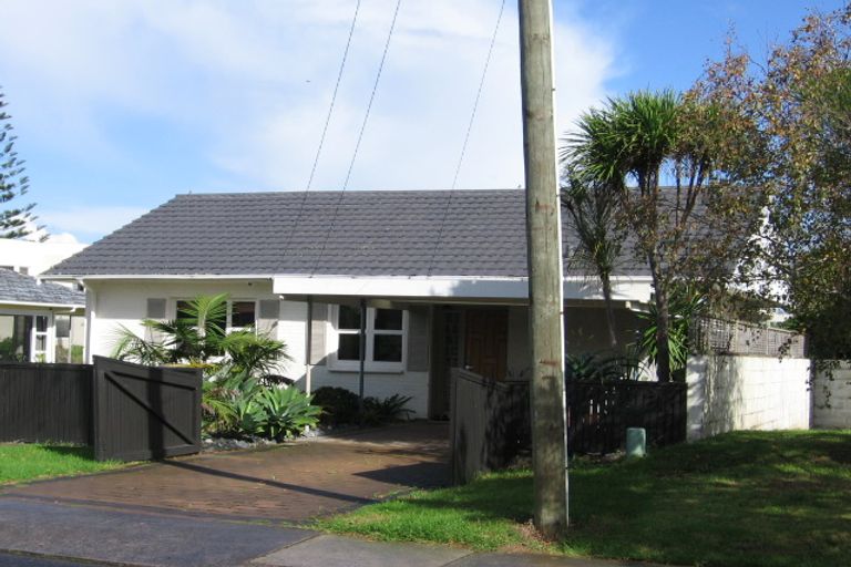 Photo of property in 2/41 Clovelly Road, Bucklands Beach, Auckland, 2012