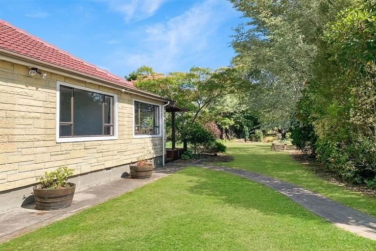 Photo of property in 57 Searells Road, Strowan, Christchurch, 8052