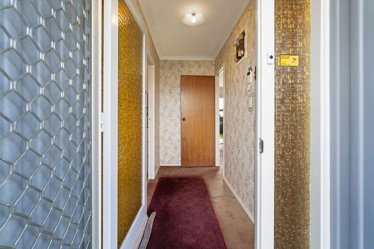 Photo of property in 2/13 Kowhai Avenue, Mangere Bridge, Auckland, 2022