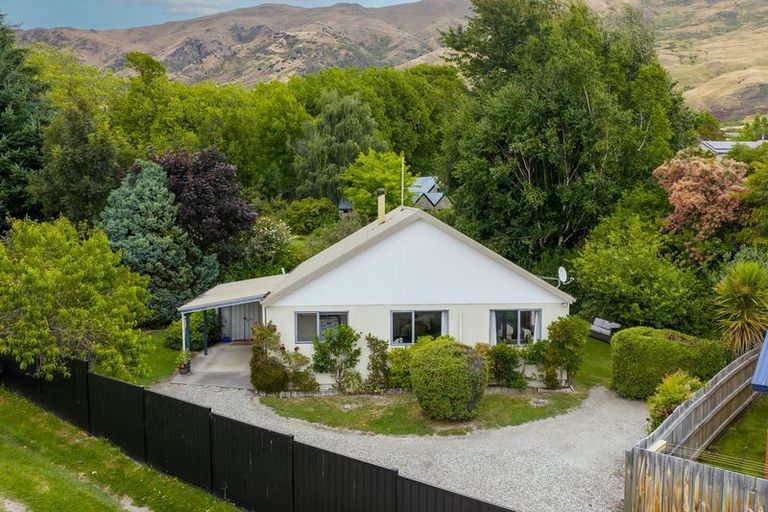 Photo of property in 5b Larch Place, Wanaka, 9305