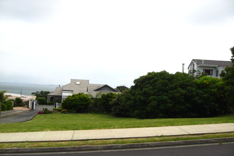Photo of property in 24 Pacific Parade, Army Bay, Whangaparaoa, 0930