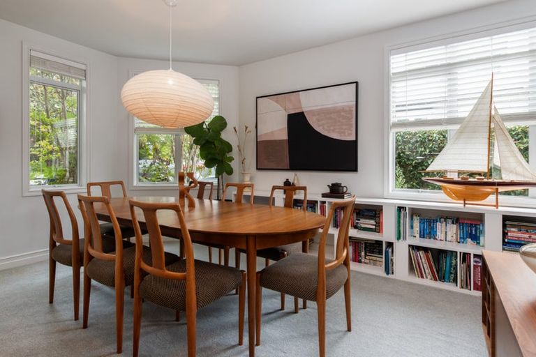 Photo of property in 15a Ocean View Road, Milford, Auckland, 0620