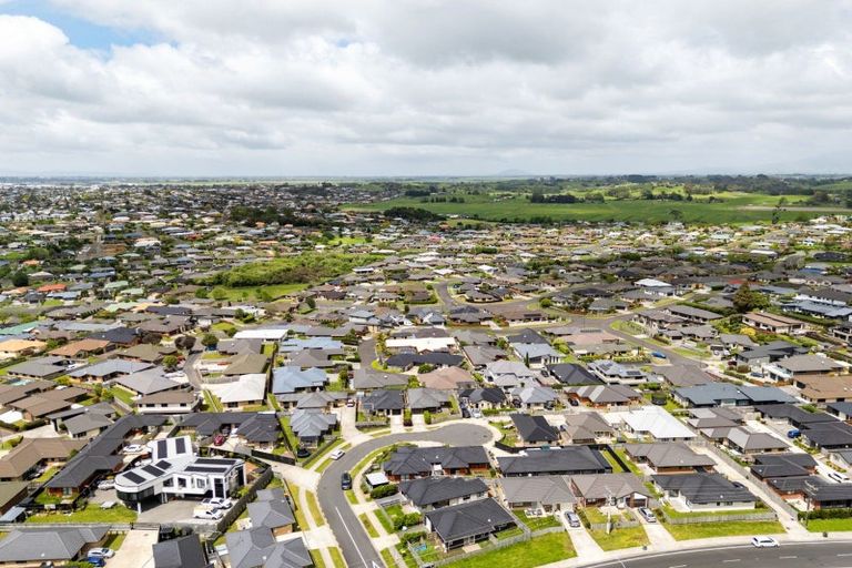 Photo of property in 8 Manawaroa Close, Grandview Heights, Hamilton, 3200