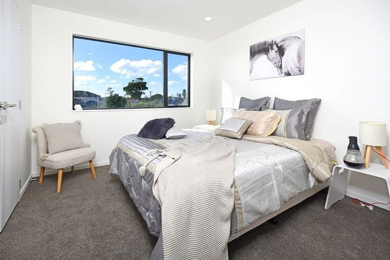 Photo of property in 11 Waru Lane, Te Atatu Peninsula, Auckland, 0610