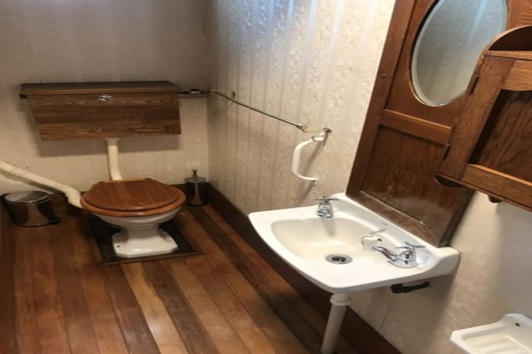 Photo of property in 21 London Street, Hampden, 9410