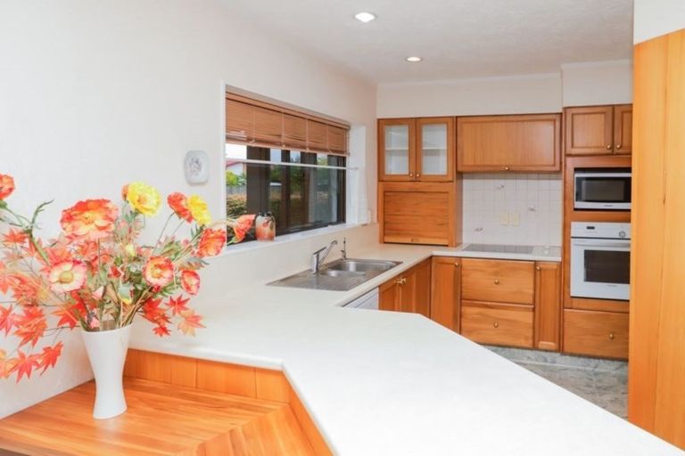 Photo of property in 12a Rimmington Drive, Hamilton Lake, Hamilton, 3204