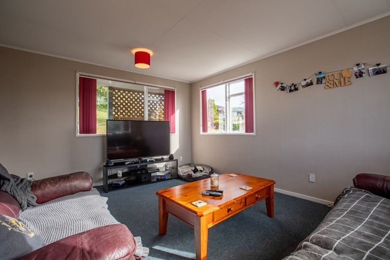 Photo of property in 31 Beaumaris Crescent, Ascot Park, Porirua, 5024
