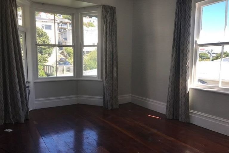 Photo of property in 41 Hawker Street, Mount Victoria, Wellington, 6011