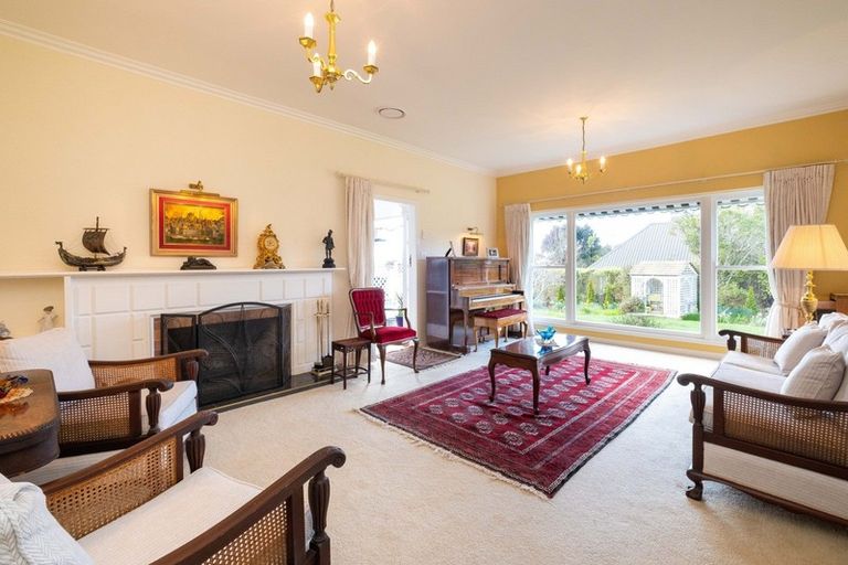 Photo of property in 5 Tauroa Road, Havelock North, 4130