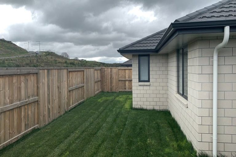 Photo of property in 28 Pakanga Grove, Pyes Pa, Tauranga, 3112